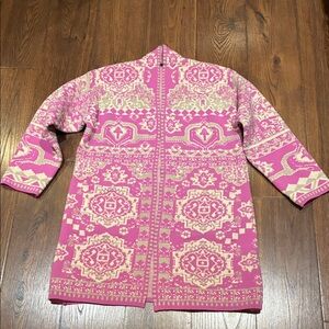 Badgley Mischka Pink and Cream Patterned Sweater